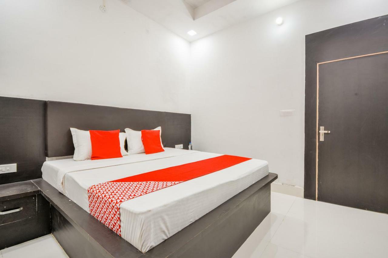 Oyo 43505 Hotel The White House Hisār Exterior photo